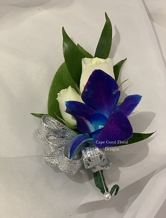 White Spray Rose & Blue Bom Boutonniere